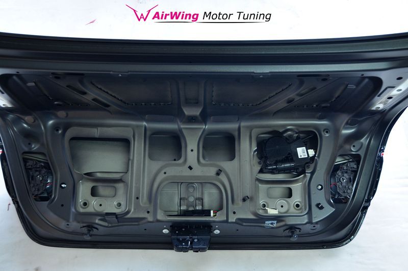 F10 - AirWing style Carbon Trunk Cover 04